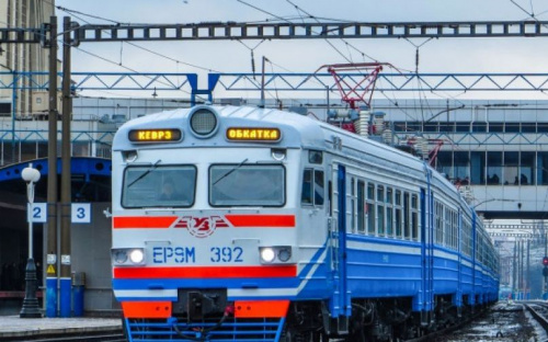 На Донетчине электропоезд до Харькова начал курсировать по новому графику
