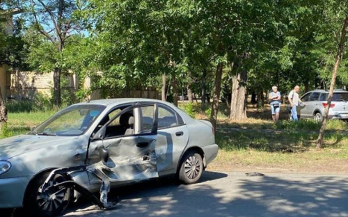 В Мариуполе за одно утро два ДТП: пострадала женщина-водитель (ФОТО)