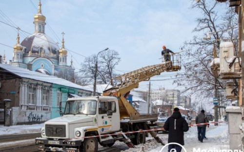 Согласно карте наличия сосулек в Мариуполе очистили сотни крыш многоквартирных домов