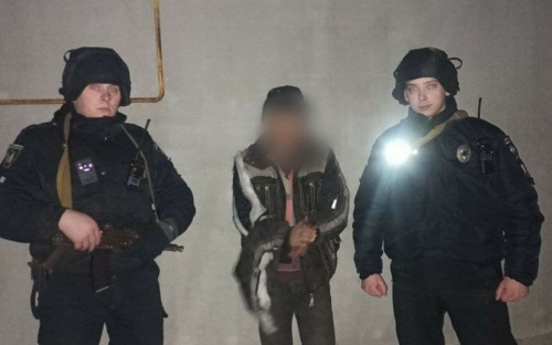 Вор прятался под кроватью в чужом доме на Донетчине