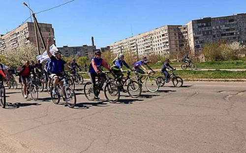 Открытие велосезона в Мариуполе: около 600 горожан поддержали заезд (ФОТО, ВИДЕО)