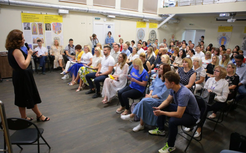 Як координаційні центри допомагають переселенцям з Донбасу – деталі