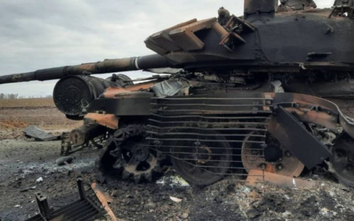 Российская армия уже потеряла в Украине около 5 300 военных, десятки самолетов и почти две сотни танков