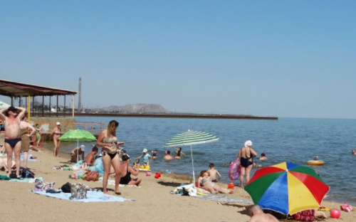 В Мариуполе на выходных в открытое море унесло шесть человек