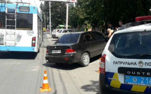 Аварийный бум: в Мариуполе за три месяца произошло более 20 ДТП с коммунальным транспортом