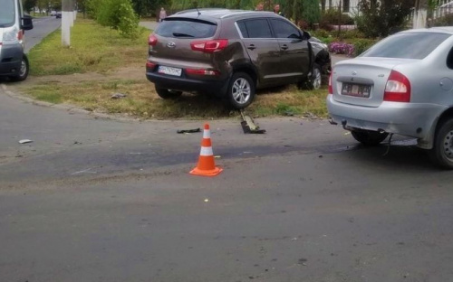 Авария в Мариуполе: водителя увезли в больницу