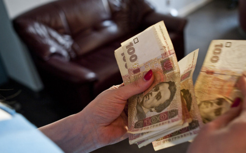 Допомога переселенцям – хто зможе отримувати виплати ще півроку