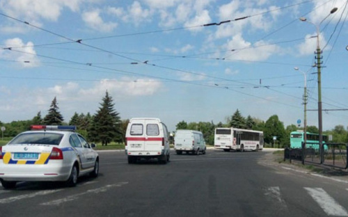 Не все водители соблюдают правила при приближении автобусов с детьми, - полиция Донецкой области