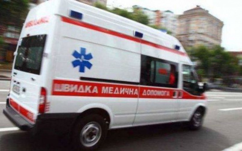 Из троллейбуса – в карету «скорой»: пассажирка травмировалась в салоне транспорта в Мариуполе