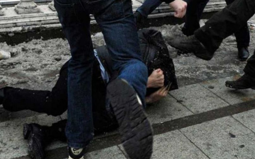 В Мариуполе трех подростков задержали за жестокое нападение на прохожего