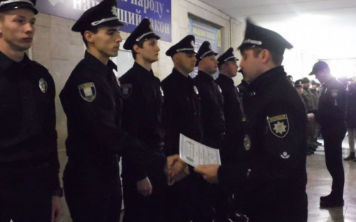 Патрульная полиция Мариуполя пополнилась новыми сотрудниками (ФОТО+ВИДЕО)