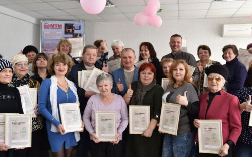 Мариупольцы навели порядок в более 230 подъездах (ФОТО)