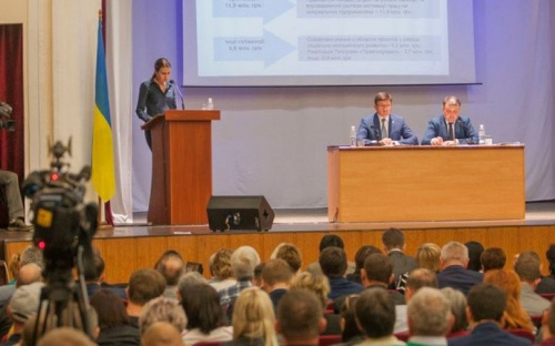 Мариупольских учителей премируют в канун профессионального праздника