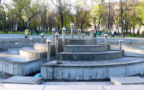 Фонтан в Театральном сквере Мариуполя заработает в субботу (ФОТО)