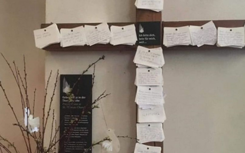 «Больно видеть, как твоя мама умирает у тебя на глазах»: тяжелый рассказ юной мариупольчанки о выживании в городе