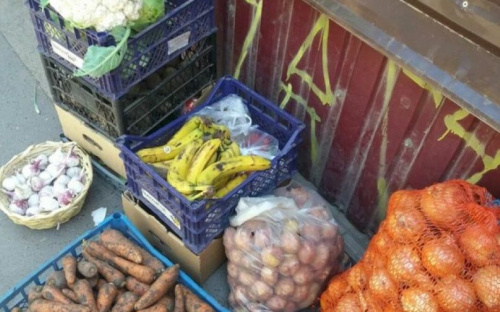 Власти Мариуполя убирают с центра выносную торговлю. Предприниматели против (ФОТО)