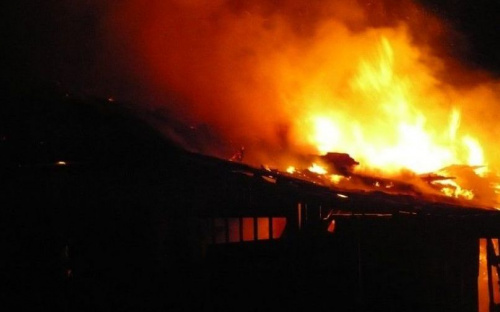В селе под Мариуполем чуть не сгорела пенсионерка