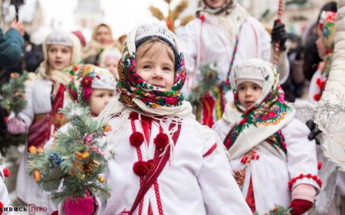 Музыка и полевая кухня: мариупольцев приглашают на фестиваль колядок