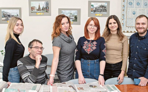 Обновленный сайт, чат-бот и модные киоски: «Приазовский рабочий» отмечает 103-летие