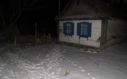 На Донетчине в полузаброшенном доме обнаружили супружескую пару без сознания (ФОТО)