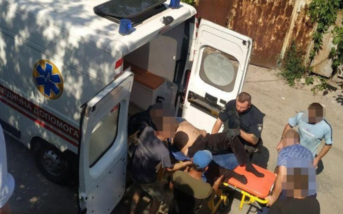 Сломаны ребра и плечо: в Мариуполе в результате ДТП водитель вылетел из автомобиля