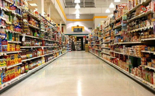 Как работают магазины и хватит ли продуктов