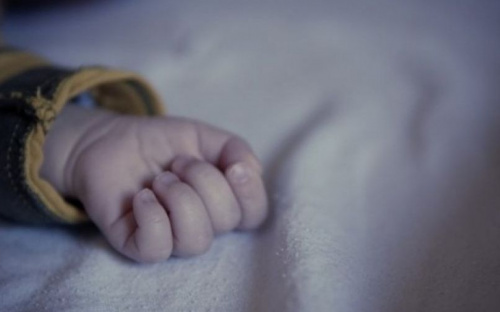 Смерть двухлетней девочки в Мариуполе: полиция выясняет причины и обстоятельства