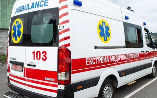 В Мариуполе пострадали дети: одна девочка упала с кровати, другая – выпила жидкость для снятия лака