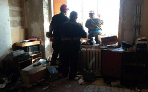 В Мариуполе в результате взрыва в квартире погиб мужчина (ФОТО+ВИДЕО)