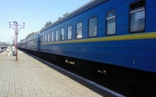 Конфликт в поезде Мариуполь-Львов: пьяного пассажира забрала полиция