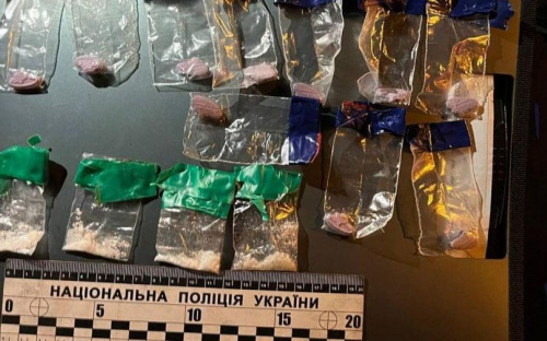 Соли, метадон и экстази: в Мариуполе за сутки разоблачили трех наркодельцов