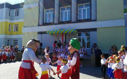 В мариупольском поселке открыли современный детский сад за 38 млн гривен (ФОТО)