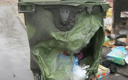 За одну ночь в Мариуполе подожгли сразу 4 евроконтейнера