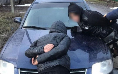 На Донетчине на таксиста напал 18-летний пассажир с ножом