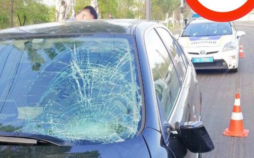 Водитель «BMW» сбил пешехода, а таксист – врезался в легковушку: череда ДТП в Мариуполе