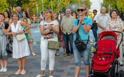 Парад, выступление звезд и дэнс-баттл: как мариупольцы отпразднуют День города