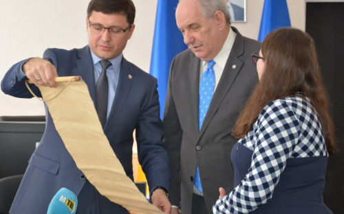 Греческое правительство поможет детям в поселках под Мариуполем