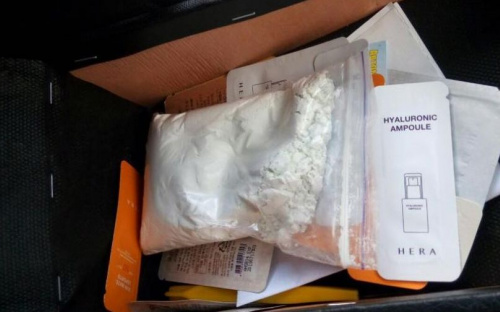 В Донецкой области через КПВВ пытались провезти неизвестное порошкообразное вещество (ФОТО)