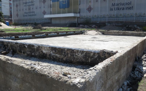 В Мариуполе приступили к созданию первого пешеходного фонтана (ФОТО)