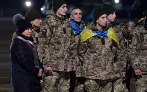 Освобожденным пленным из неподконтрольного Донбасса выплатят 100 000 гривен
