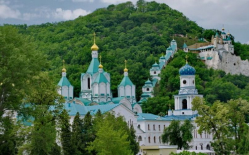 Экс-депутату присудили тюремный срок за избиение полицейского в Святогорской лавре на Донетчине