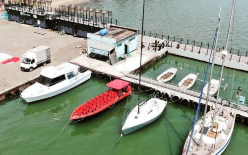 В Мариуполе открыт сезон прогулок по Азовскому морю на скоростном катере