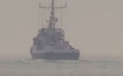 Корабль ФСБ России приблизился в Азовском море к боевому кораблю Украины у Мариуполя (ФОТО+ВИДЕО)