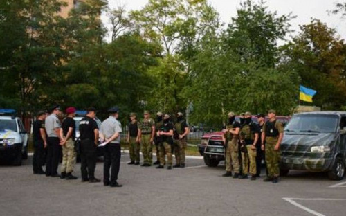 Накануне футбольного матча Мариуполь взят полицией в «кольцо» безопасности (ФОТО)