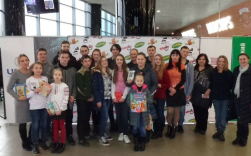 #ФлешБук. В преддверии 8 Марта Мариуполь «расцвел» стихами (ФОТО+ВИДЕО)