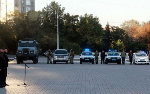 По результатам антитеррористических учений в Мариуполе наградили пятерых полицейских (ФОТО)