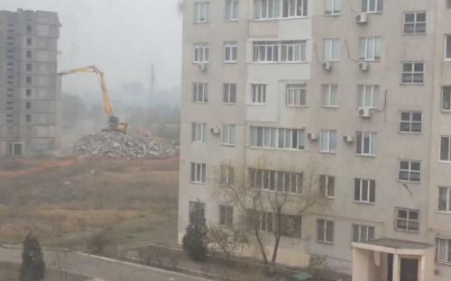 В Мариуполе ликвидируют опасный долгострой на Восточном (ВИДЕО)