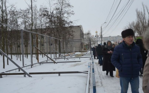 В Мариуполе приостановили строительство торгового объекта в сквере «Надежда» (ФОТО)