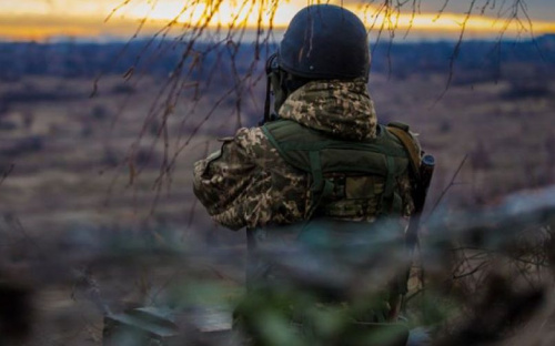 На Донбассе ранен мирный житель и два воина ВСУ