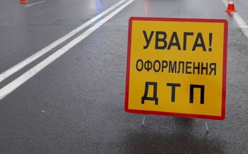 Автомобиль сбил женщину в Мариуполе